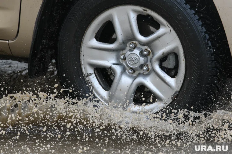 Россияне разбирают автомобили в Японии, Китае и Германии, указано в посте telegram-канала