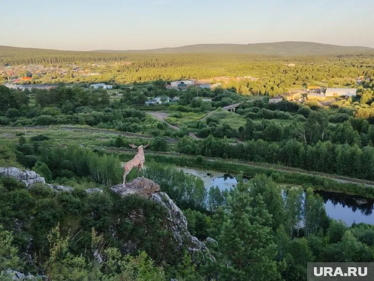 Санаторий расположен на горе, с которой открывается потрясающий вид