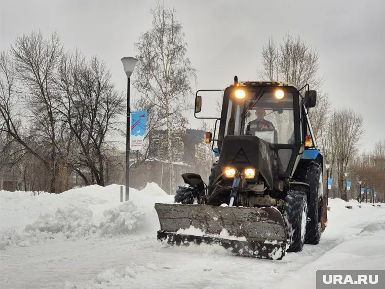 После публикаций URA.RU подрядчики убрали снежные завалы с улиц Перми