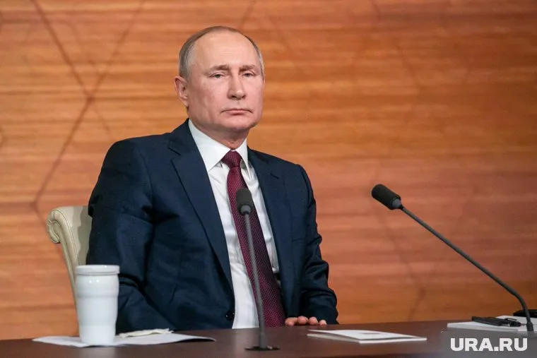 Владимир Путин предложил внести правки в Конституцию 15 января