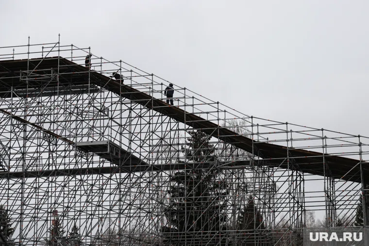 Высота горки составляет 17 метров