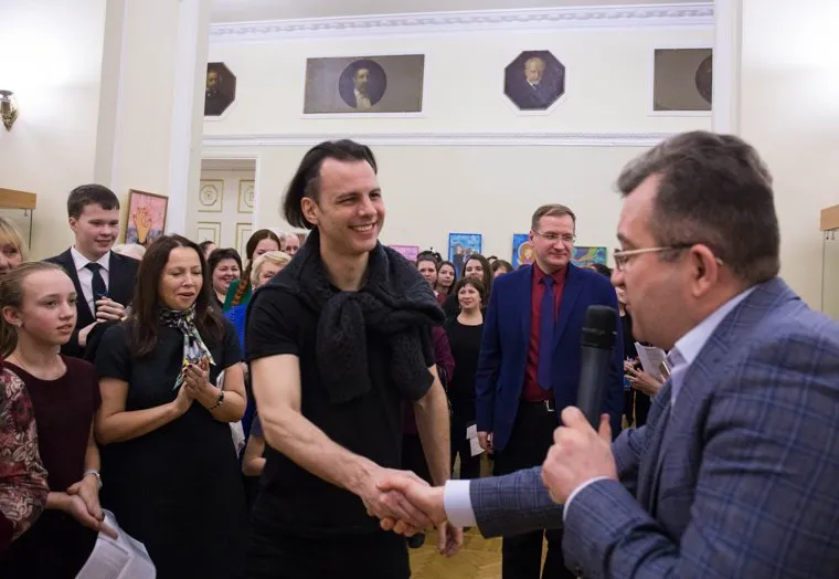 Перед концертом дирижера Теодора Курентзиса в филармонии. Екатеринбург