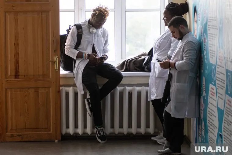 Студенты будут заниматься из дома с 16 по 30 марта