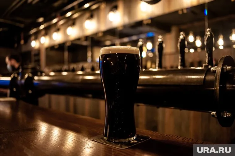 Пиво приводит к гормональному дисбалансу у мужчин, заявил Гусейин Садыков