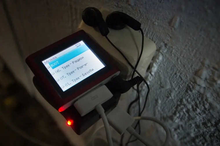 Выставка "Концерт для кисти и банки с краской" в "Свитере". Екатеринбург