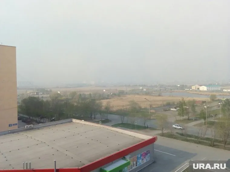 Из-за задымленности видимость сильно ограничена, в Кургане пахнет гарью