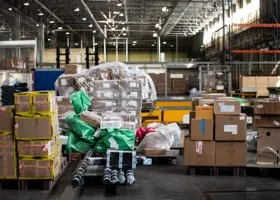 На фоне теракта в «Крокусе» россиян просят не принимать посылки из зоны СВО