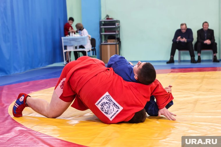 В Курганской области появились два новых мастера России по самбо