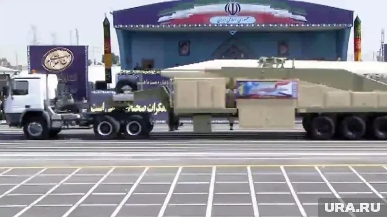 Ракету провезли по улицам города