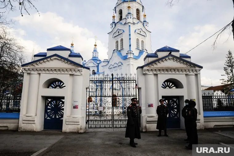 Автобусы подадут к Знаменскому собору