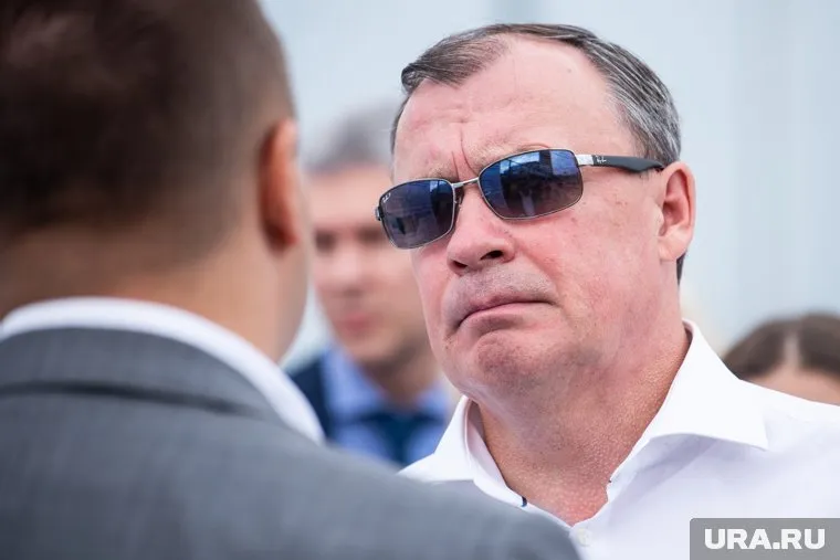 Подчиненные Алексея Орлова пока не могут разобраться, кому исполнять его поручение