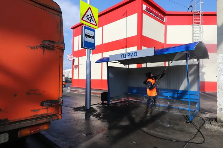 Санитарная обработка города во время карантина по коронавирусу. Курган