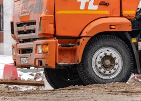 На Ямале в промзоне загорелся «КАМАЗ»