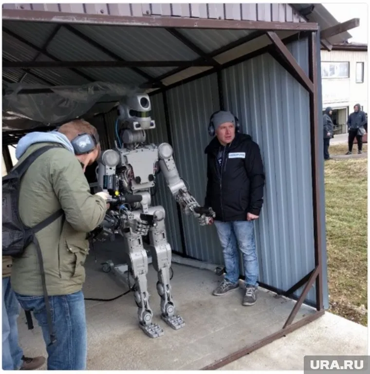 Робот создавался для спасательной работы, однако не исключается возможность его применения в военных целях.