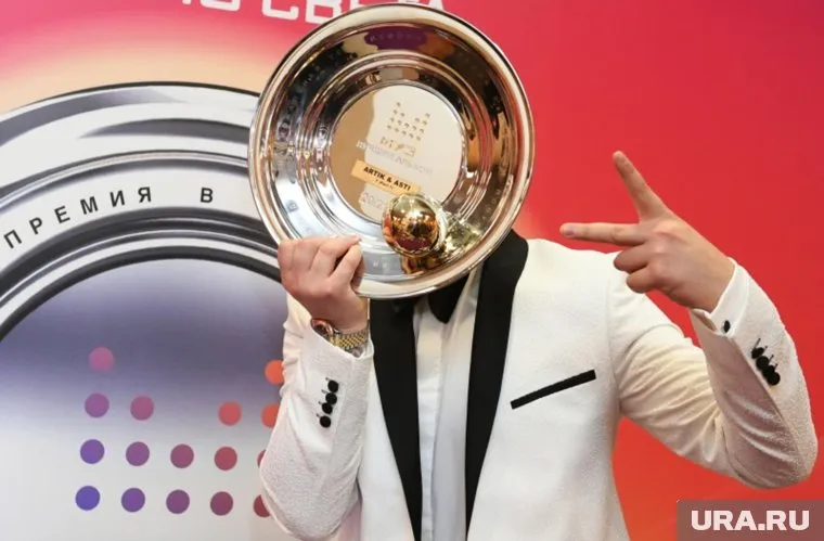 Участники премии МУЗ-ТВ получили заветные тарелки