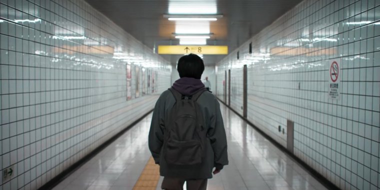 Психологический лабиринт в японском метро: обзор и рецензия на фильм «Выход 8»
