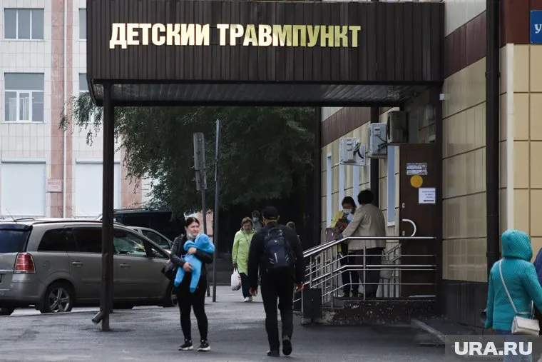 В депздраве объяснили отсутствие охранников в филиалах детской поликлиники Кургана
