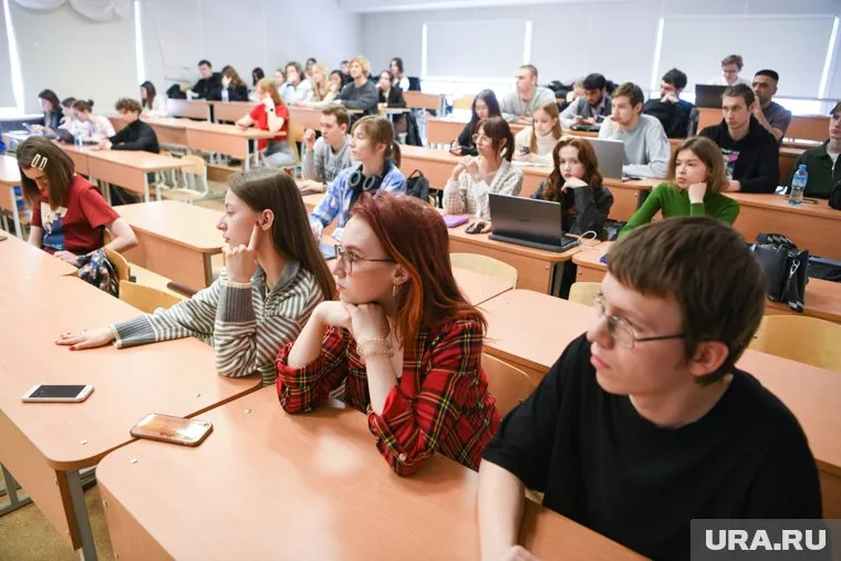 Лекция Платона Маматова перед студентами в УрФУ. Екатеринбург