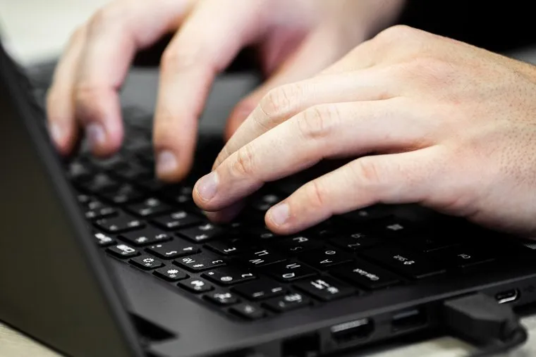 Работа за компьютером. Иллюстрации. Екатеринбург