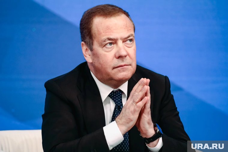 Медведев рассказал о выгоде для США от общения с РФ