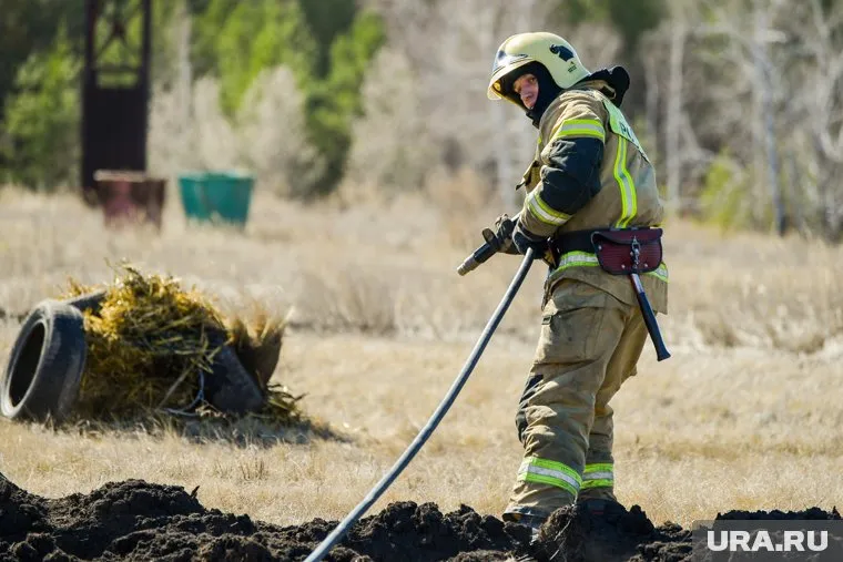 На месте работаю спасатели