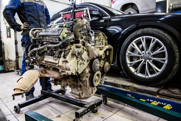 Работа в автомобильной мастерской. Екатеринбург