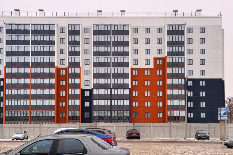 Новогодние украшения входных групп и ТЦ. Курган 