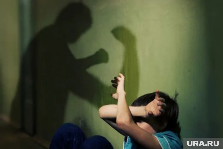 Мальчик сам попросил забрать его у матери