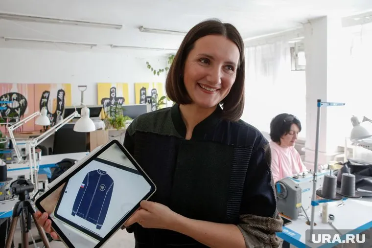 Инна Королева уточнила, что команде пришлось поторопиться из-за доставки куртки из Екатеринбурга