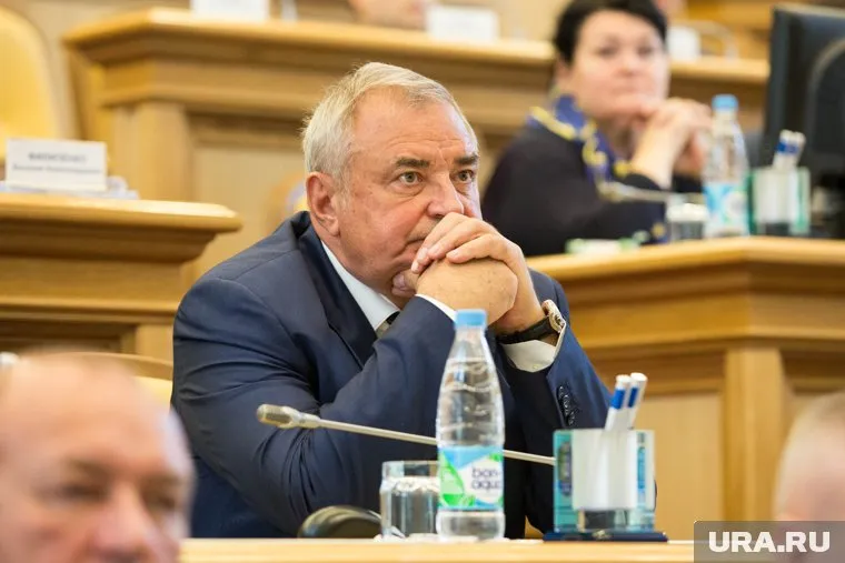 Однако сначала Юрию Важенину нужно победить на выборах в думу ХМАО