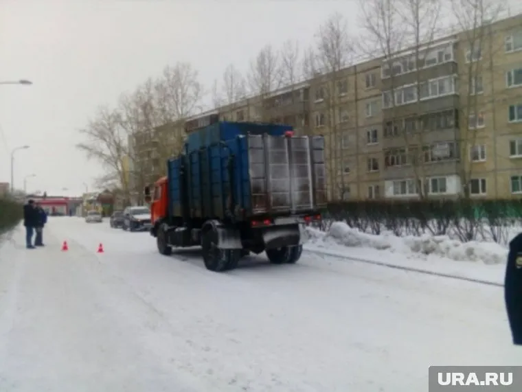 Грузовик наехал на ребенка в жилой зоне