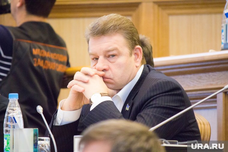 «Выплеснуть с водой ребенка»: скрывший ВНЖ Евросоюза депутат покинул думу ХМАО