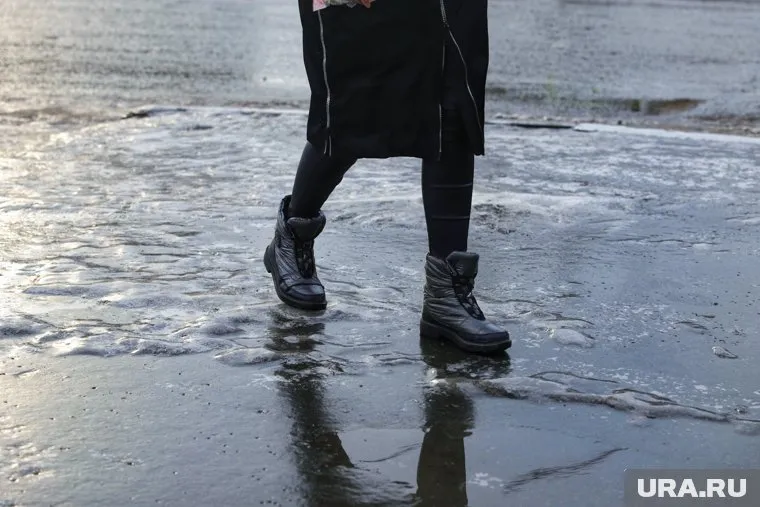 Челябинцев попросили быть осторожными на дорогах из-за гололедицы