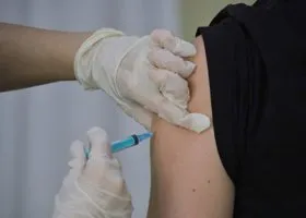 Власти Севастополя не пустят в город при медотводе от вакцинации