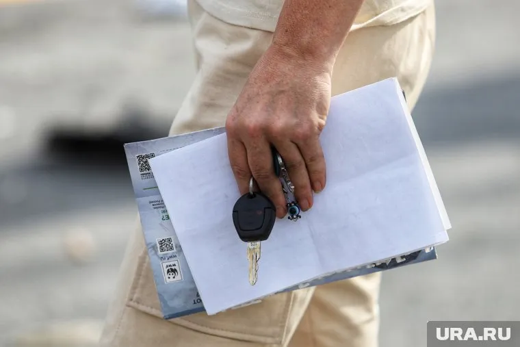 Россияне будут пересдавать теорию для получения прав с 1 апреля 2024 года