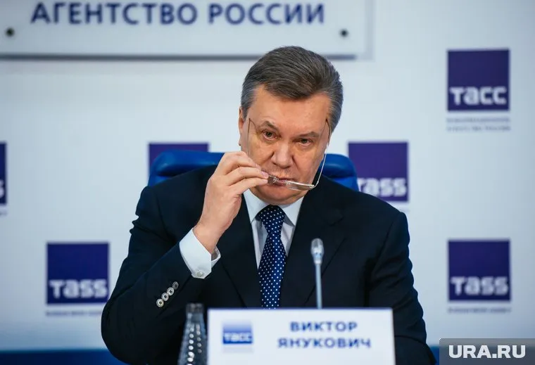 Виктора Януковича приговорили к 13 годам тюрьмы за государственную измену