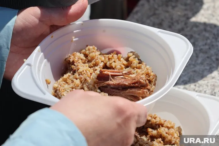 Кашей из полевой кухни накормят на тюменской набережной