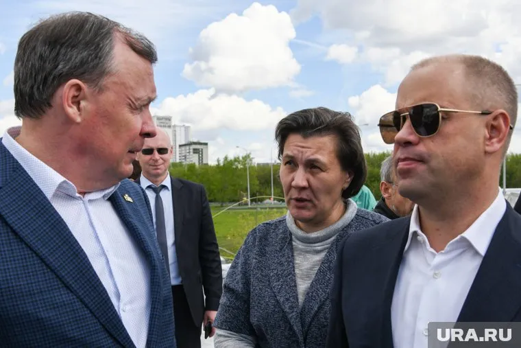 Фирма Романа Жданова (справа) раньше не подводила