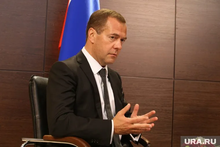Медведев надеется, что в России не потребуется «вешать замок» из-за коронавируса