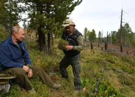 Кремль: Шойгу на отдыхе с Путиным мог обсудить новые города