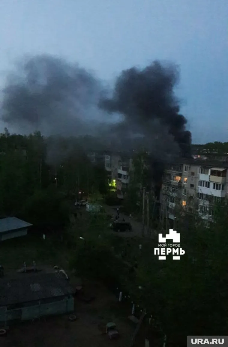 При взрыве пострадали два человека