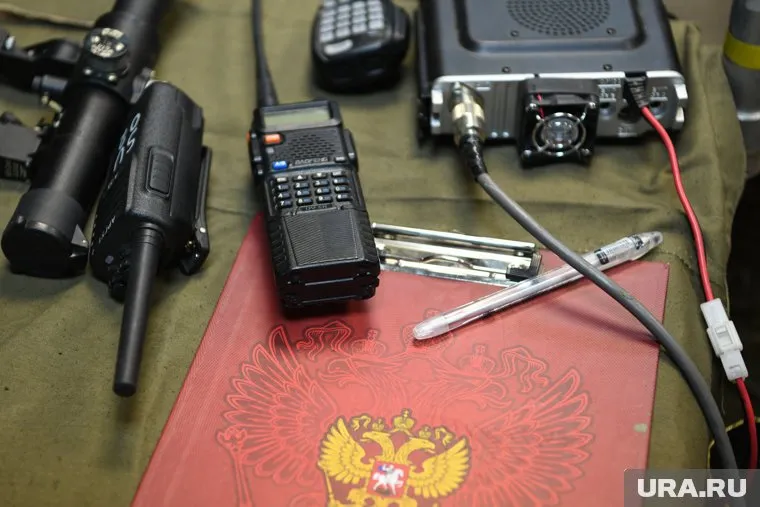 Работники «Курганмашзавода» купили военным из зоны СВО рации и аптечки