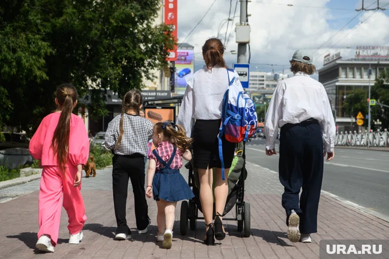 плюс 300 тысяч детей за 10 месяцев: многодетность снова в тренде