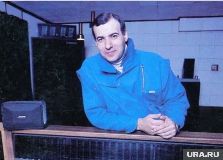 Сам композитор часто бывает в США