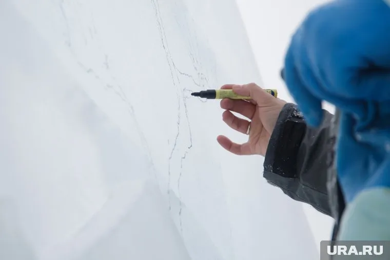 Лучшей работой признана скульптура в форме гигантского бубна шамана