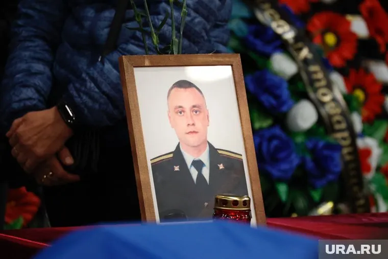 Памятную доску погибшему полицейскому открыли в Кургане