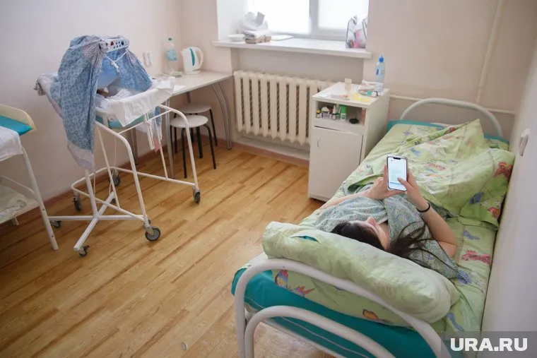 По словам пациентки перинатального центра, в палатах холодно даже при закрытых окнах