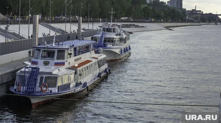С 1 мая заработали прогулочные теплоходы