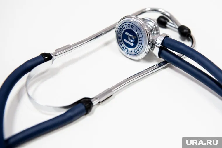 Врачи устроили застолье в рабочее время