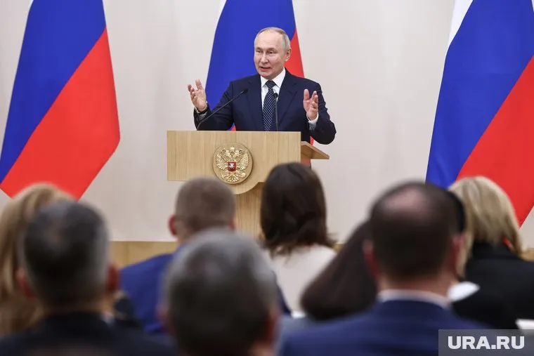 Путин наградил 14 челябинцев медалями и званиями